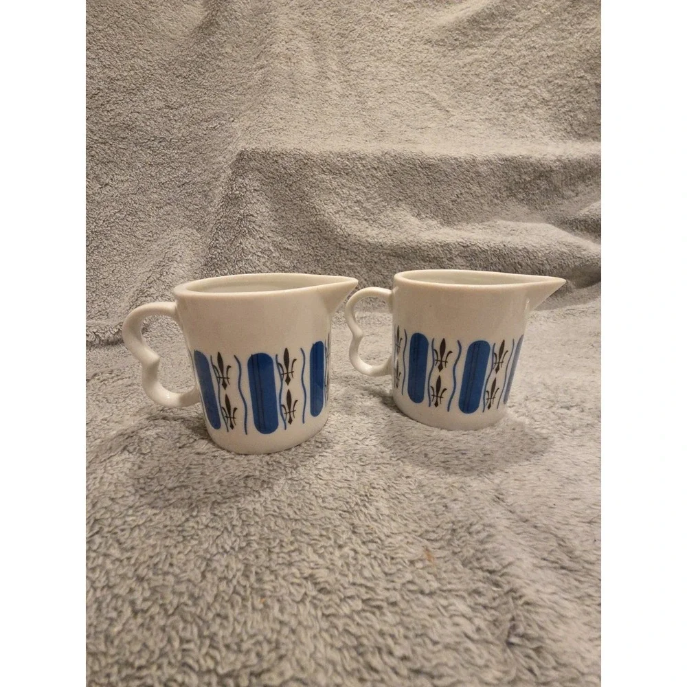 2 Mid Century Modern White B Handle Creamers With Mod Blue And‎ Black Pattern